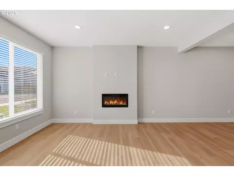 Living - 4011 SW Royal Ave, Gresham, OR 97080 photo 4 of 12