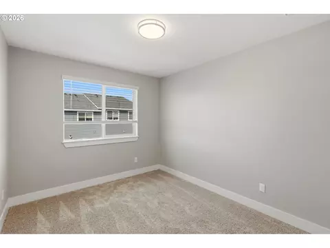 Bedroom - 4011 SW Royal Ave, Gresham, OR 97080 photo 5 of 6