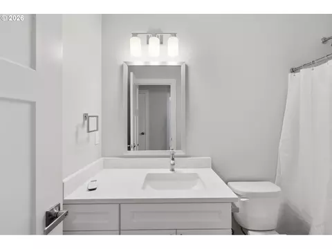 Bath - 4011 SW Royal Ave, Gresham, OR 97080 photo 6 of 6