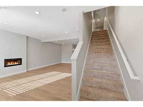Living - 4011 SW Royal Ave, Gresham, OR 97080 photo 12 of 12