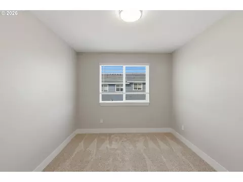 Bedroom - 4011 SW Royal Ave, Gresham, OR 97080 photo 3 of 6