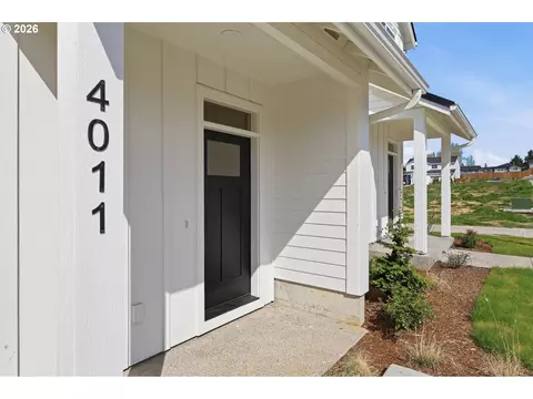Exterior - 4011 SW Royal Ave, Gresham, OR 97080 photo 3 of 4