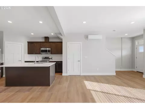 Living - 4011 SW Royal Ave, Gresham, OR 97080 photo 6 of 12