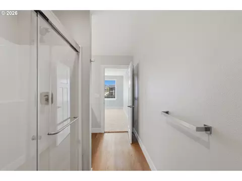 Entry Way - 4011 SW Royal Ave, Gresham, OR 97080 photo 2 of 2
