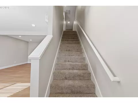 Entry Way - 4011 SW Royal Ave, Gresham, OR 97080 photo 1 of 2