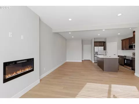 Living - 4011 SW Royal Ave, Gresham, OR 97080 photo 8 of 12