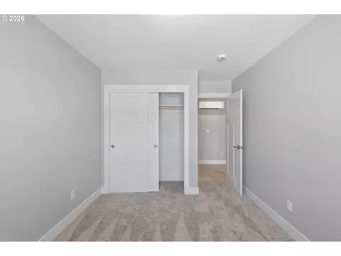 Bedroom - 4011 SW Royal Ave, Gresham, OR 97080 photo 4 of 6