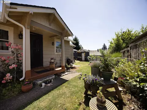 515 E Gloucester St, Gladstone, OR 97027 photo 4