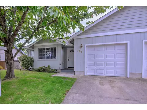 785 Red Cedar Ct, Eugene, OR 97402 photo 1