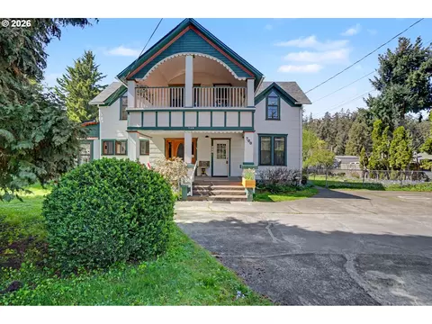 700 S Water St, Silverton, OR 97381