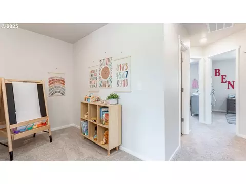 Entry Way - 3575 SW Thomas Ave, Gresham, OR 97080 photo 3 of 3