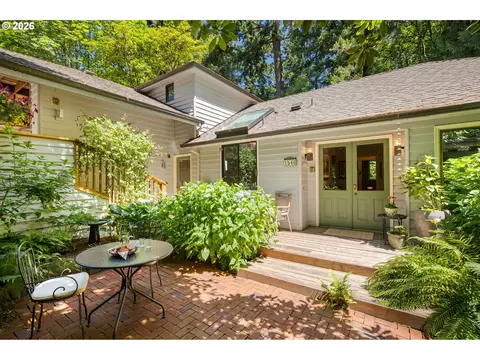 1546 SW Upland Dr, Portland, OR 97221
