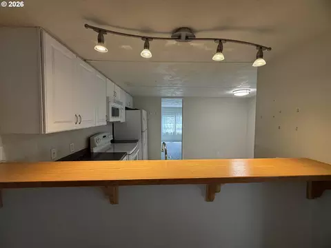 5335 Main St # 10, Springfield, OR 97478 photo 8