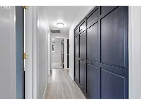 Entry Way - 1785 N Danebo Ave, Eugene, OR 97402 photo 1 of 2