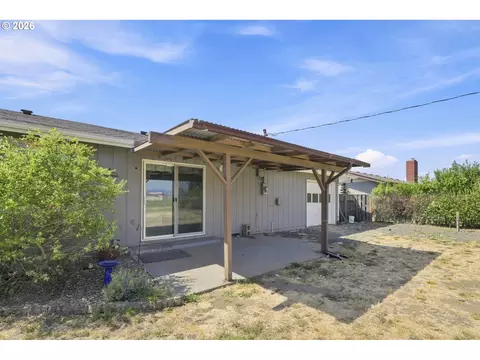 Exterior - 1785 N Danebo Ave, Eugene, OR 97402 photo 6 of 9