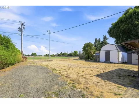 Exterior - 1785 N Danebo Ave, Eugene, OR 97402 photo 4 of 9
