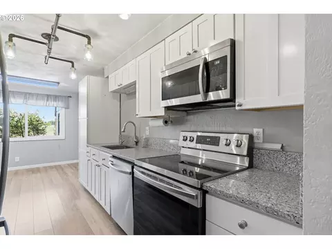 Kitchen - 1785 N Danebo Ave, Eugene, OR 97402 photo 2 of 6