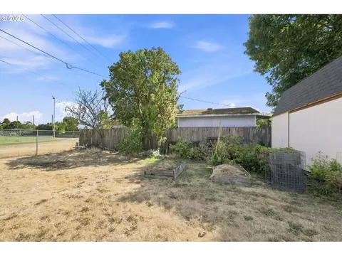 Exterior - 1785 N Danebo Ave, Eugene, OR 97402 photo 7 of 9