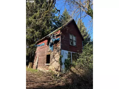 995 Parry Rd, Falls City, OR 97344