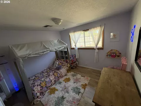 Bedroom - 5968 E St, Springfield, OR 97478 photo 3 of 3