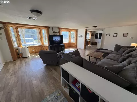 Other - 5968 E St, Springfield, OR 97478 photo 2 of 7