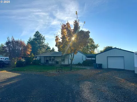 10504 G Ct, Island City, OR 97850