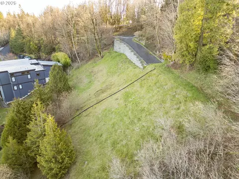 318 NW Skyline Blvd #6, Portland, OR 97210