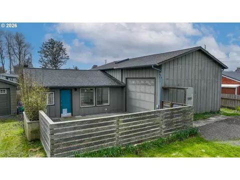 207 5th St NE, Long Beach, WA 98631