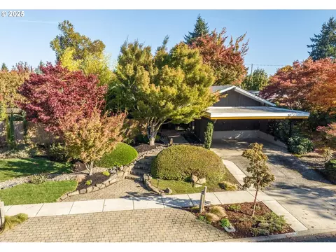 293 Roan Dr, Eugene, OR 97401
