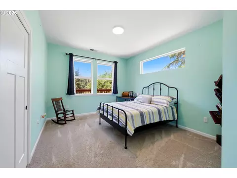 Bedroom - 37886 S Wilhoit Rd, Molalla, OR 97038 photo 1 of 3