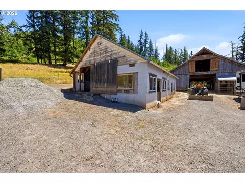 Exterior - 37886 S Wilhoit Rd, Molalla, OR 97038 photo 6 of 12