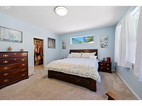 Bedroom - 37886 S Wilhoit Rd, Molalla, OR 97038 photo 3 of 3