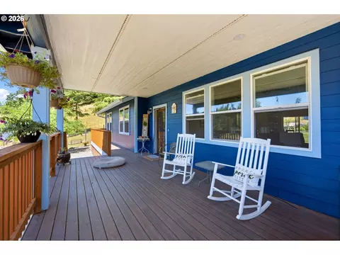 Exterior - 37886 S Wilhoit Rd, Molalla, OR 97038 photo 1 of 12
