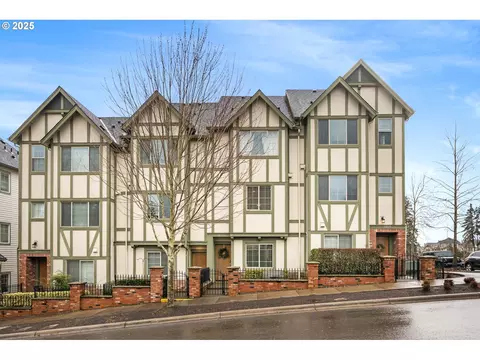 28554 SW Dundee Ln, Wilsonville, OR 97070