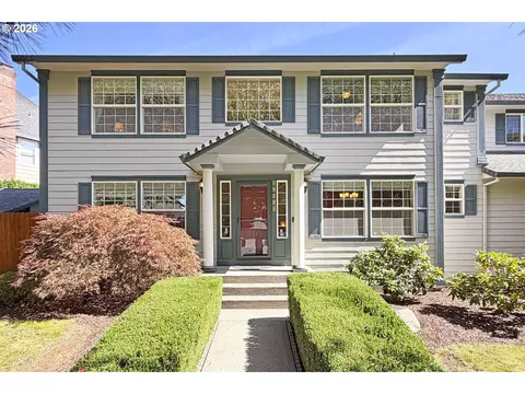 Exterior - 39735 Hood St, Sandy, OR 97055 photo 2 of 11