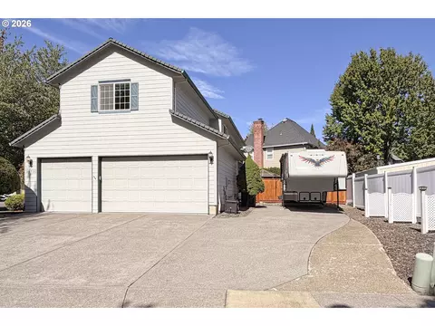 Exterior - 39735 Hood St, Sandy, OR 97055 photo 3 of 11