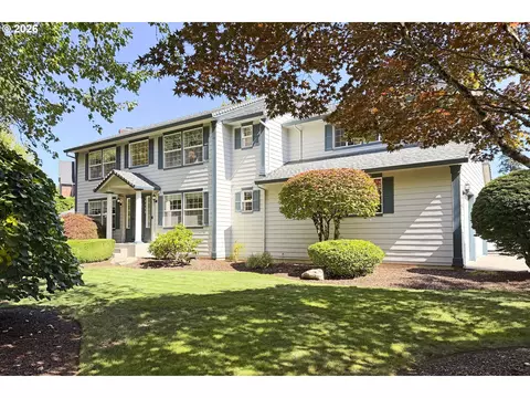 Exterior - 39735 Hood St, Sandy, OR 97055 photo 6 of 11