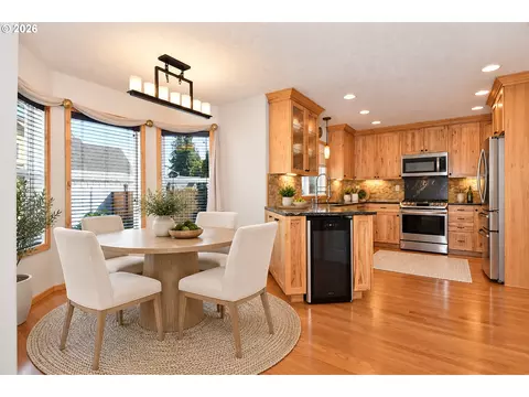 Kitchen - 39735 Hood St, Sandy, OR 97055 photo 1 of 4