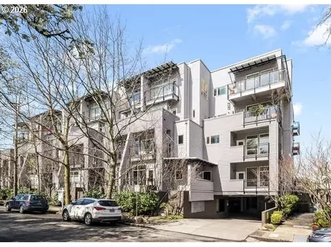 2327 NW Northrup St #3, Portland, OR 97210