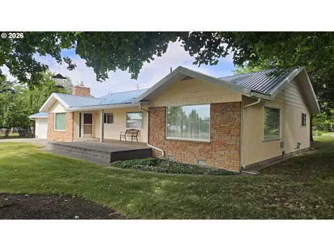 502 N Lake St, Joseph, OR 97846