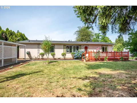 827 NE Woodard Ave, Castle Rock, WA 98611