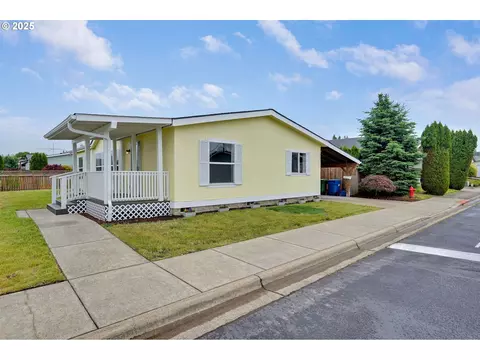 1015 Oak St # 74, Silverton, OR 97381