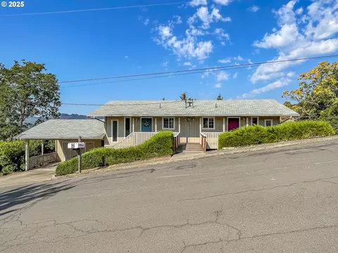 1820 NW Otie St, Roseburg, OR 97470
