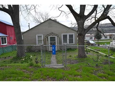 84 Main St, Wishram, WA 98673