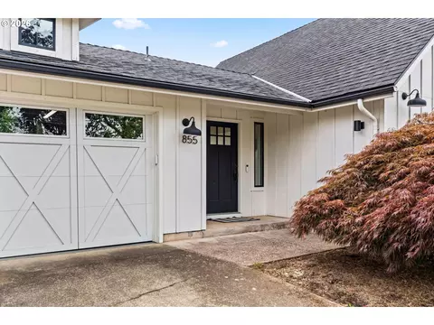 Exterior - 855 Calvin St, Eugene, OR 97401 photo 3 of 6