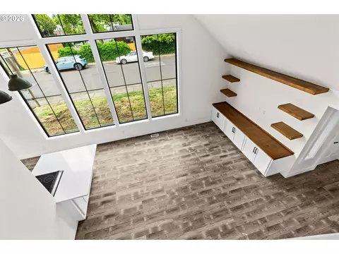 Living - 855 Calvin St, Eugene, OR 97401 photo 4 of 4