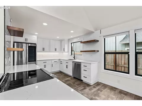 Kitchen - 855 Calvin St, Eugene, OR 97401 photo 1 of 2