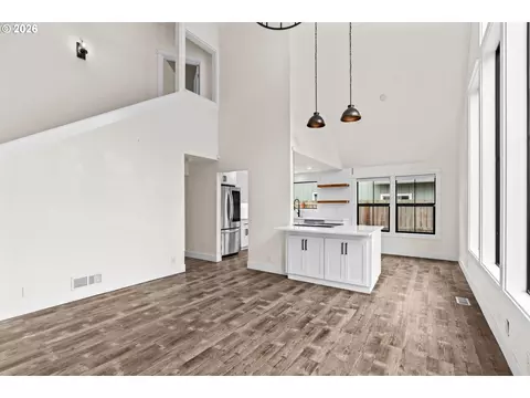 Living - 855 Calvin St, Eugene, OR 97401 photo 2 of 4