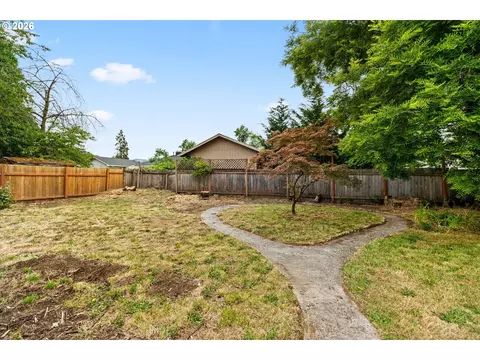 Exterior - 855 Calvin St, Eugene, OR 97401 photo 4 of 6