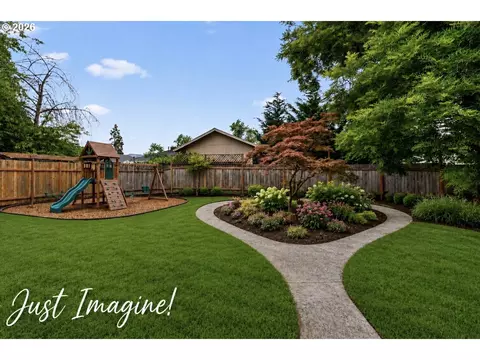 Exterior - 855 Calvin St, Eugene, OR 97401 photo 6 of 6